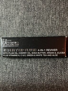 it cosmetics Vitality Lip Flush 4-in-1 Reviver